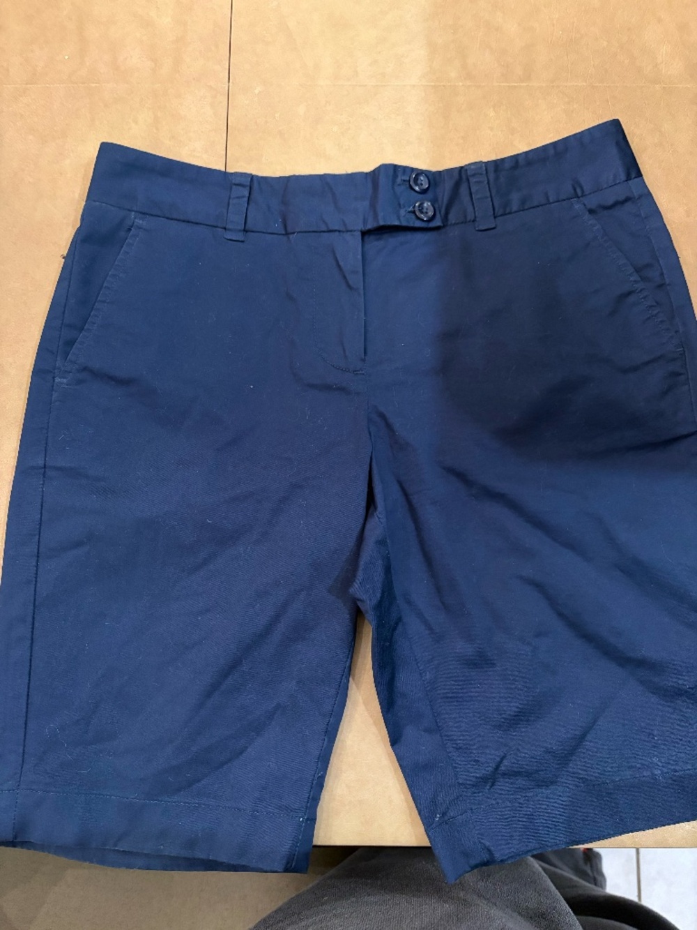 NWOT WOMEN'S NAVY VINEYARD VINES BERMUDA SHORTS